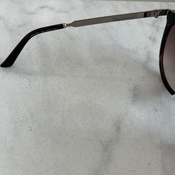 GUCCI Authentic Sunglasses - Picture 8 of 8